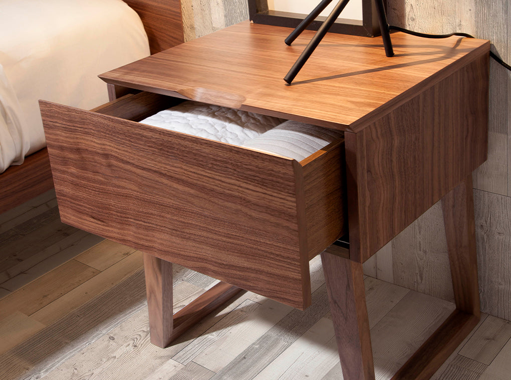 Noptiera din Nuc cu Design Modern Angel Cerda