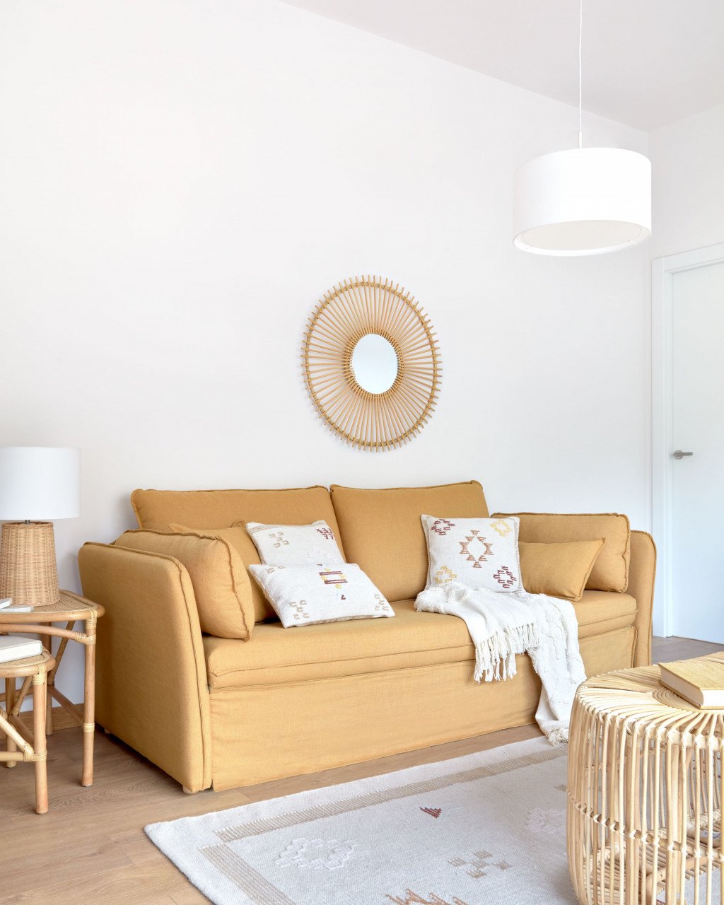 Abajur alb din textil Santana Kave Home