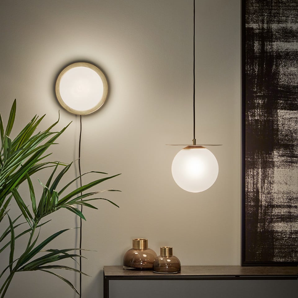 Aplica alba aurie din metal Manz Kave Home