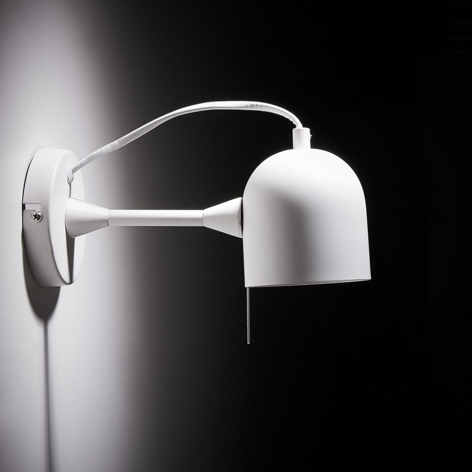 Aplica alba din metal Lucilla Kave Home