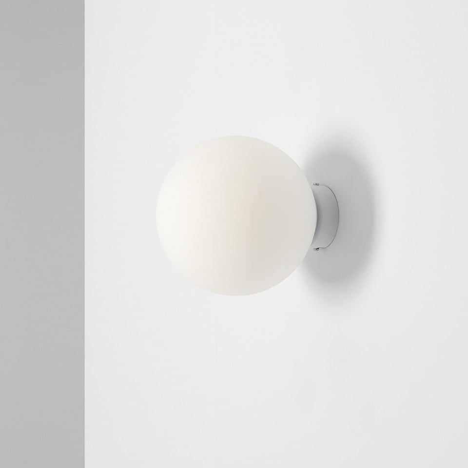 Aplica alba din sticla Ball M Aldex