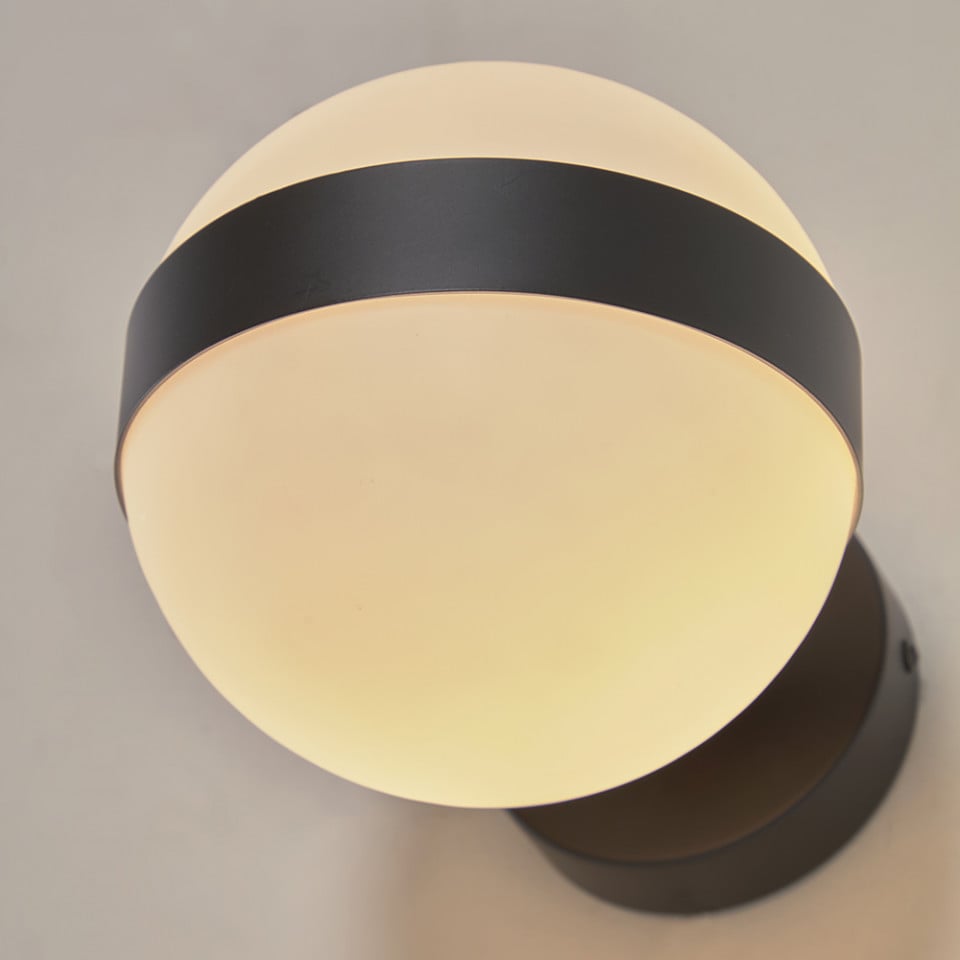 Aplica neagra din metal Anasol Kave Home