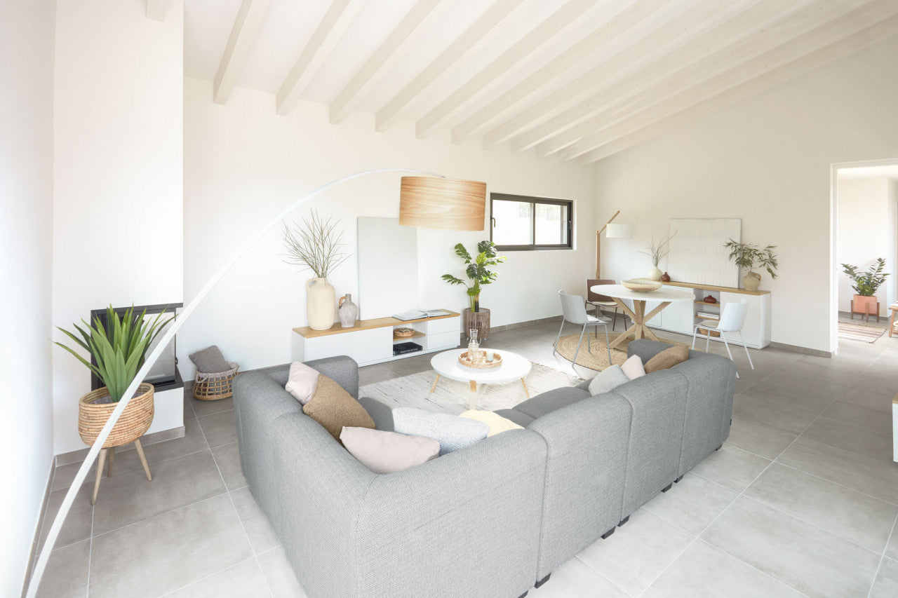 Comoda TV maro/alba din lemn 200 cm Abilen Kave Home