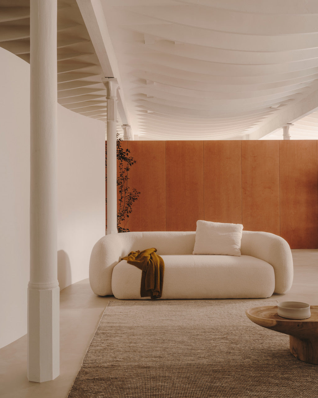 Fotoliu alb antic din textil Martina Kave Home