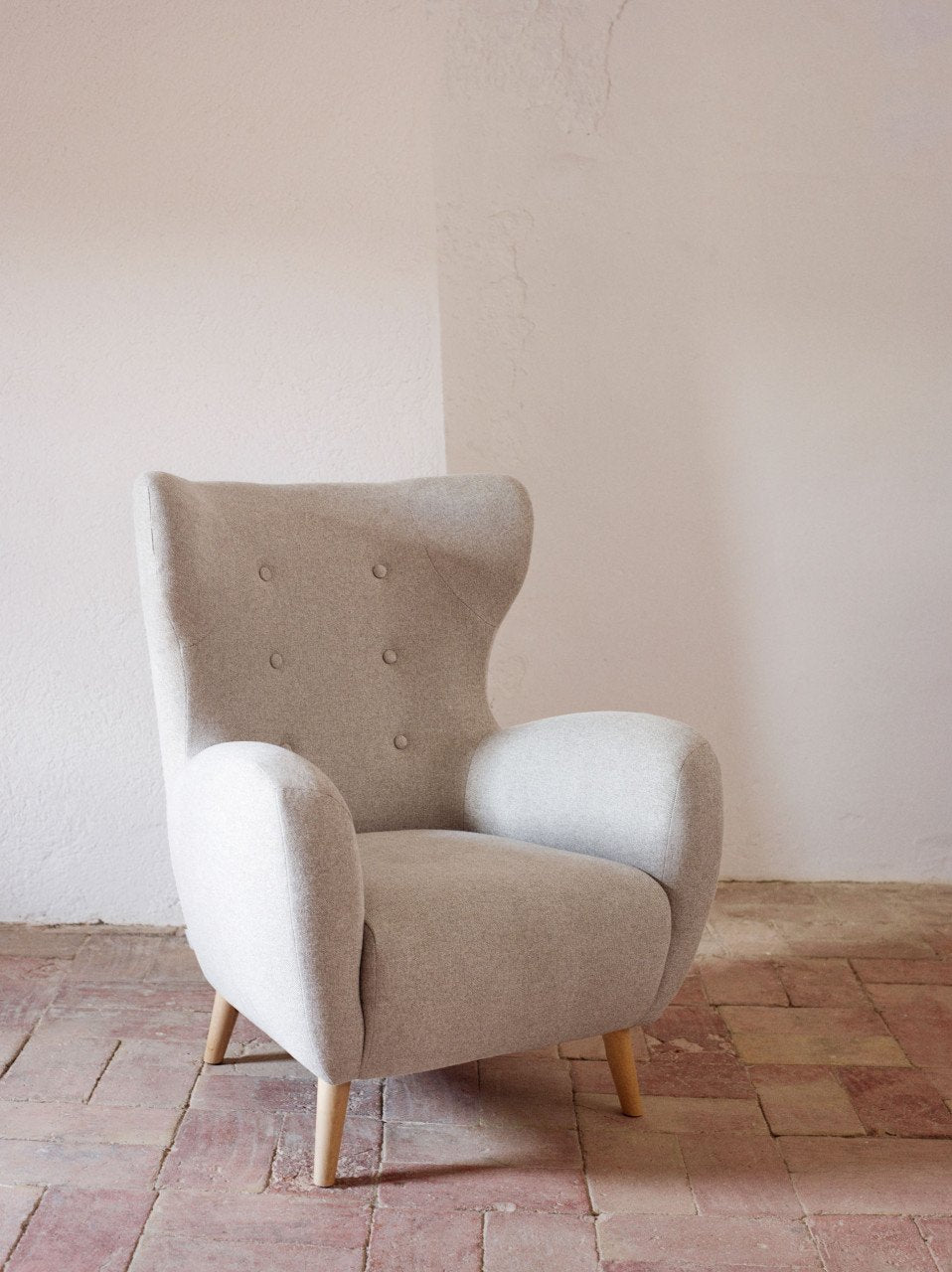 Fotoliu bej din textil Patio Kave Home