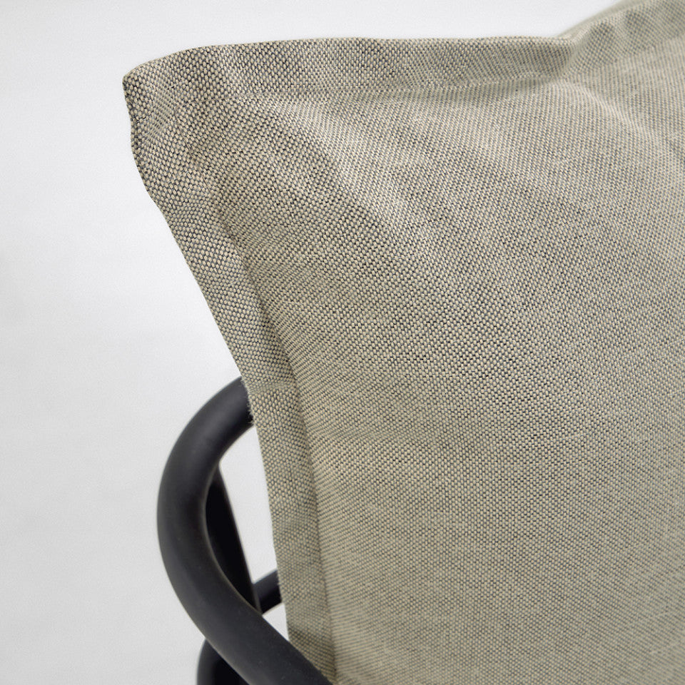Fotoliu exterior crem/negru din textil Mareluz Kave Home
