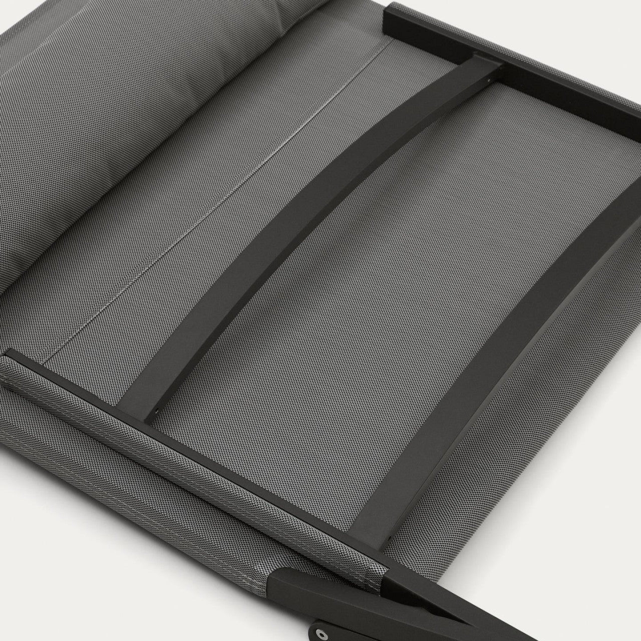 Fotoliu exterior pliabil negru din metal Canutells Kave Home
