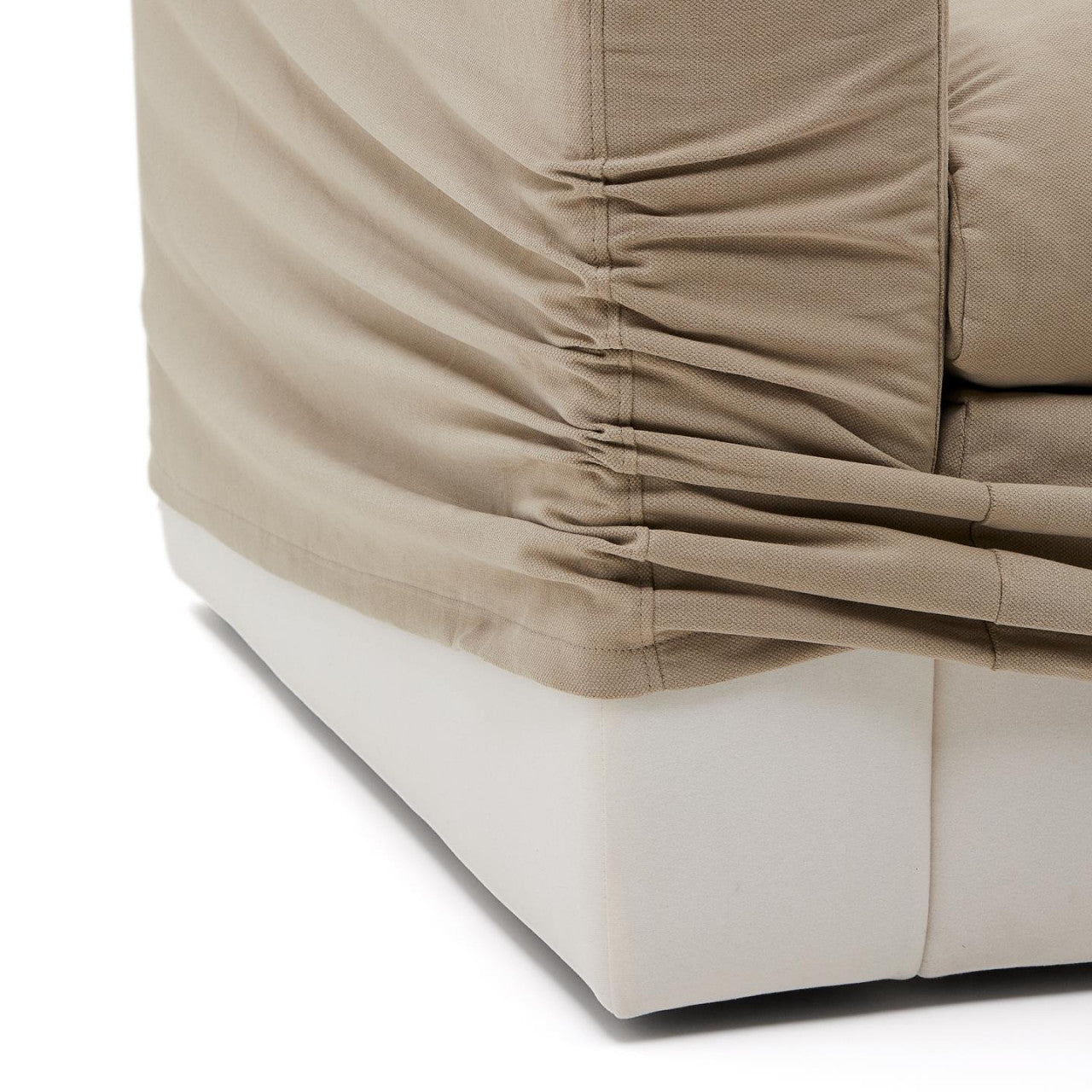 Fotoliu grej din textil Nora Extra Kave Home