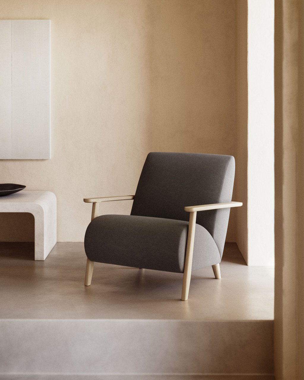 Fotoliu gri grafit/maro deschis din textil Meghan Kave Home