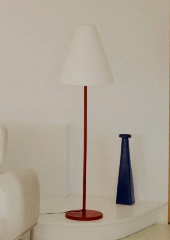 Lampadar alb/maro teracota din metal 160 cm Navat Kave Home