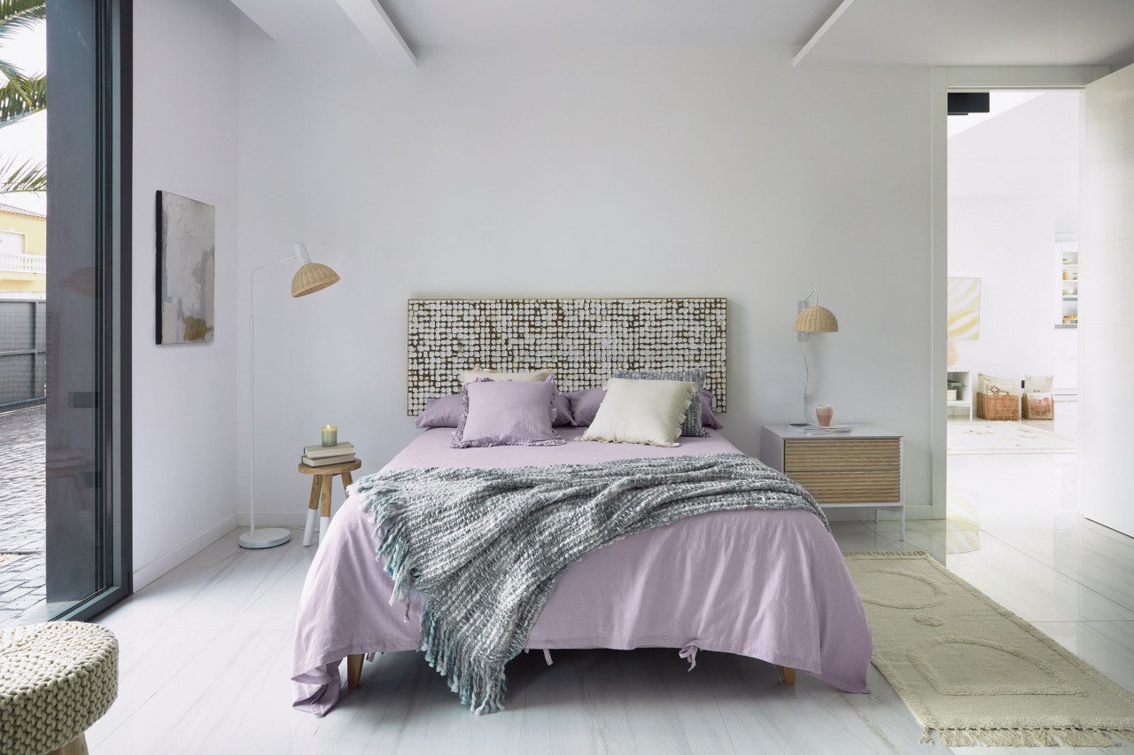 Lampadar maro/alb din ratan 158 cm Damila Kave Home