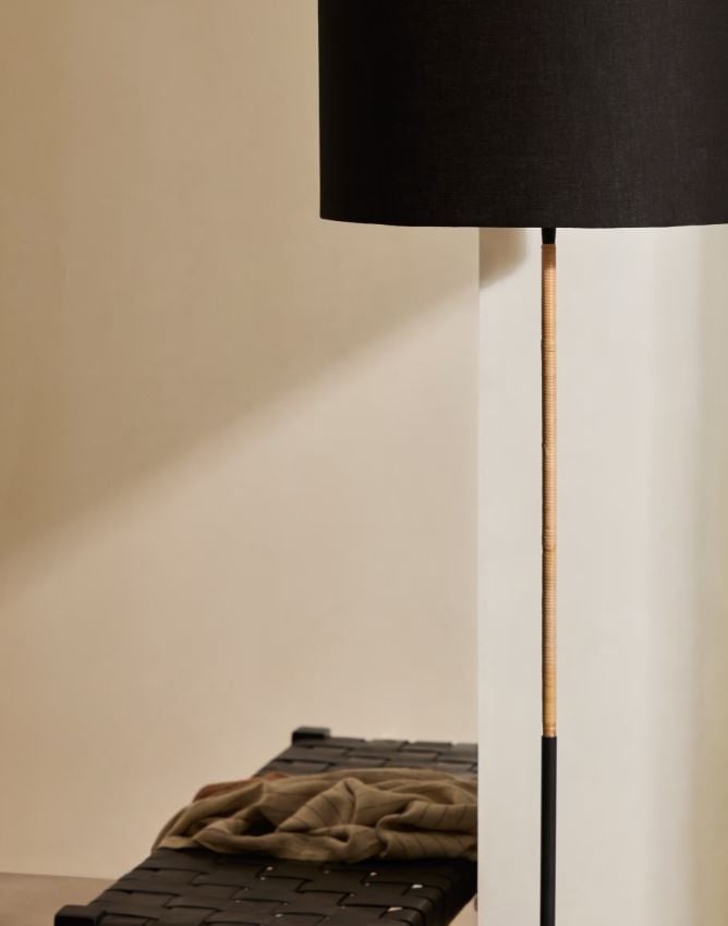 Lampadar negru din metal 160 cm Canar Kave Home