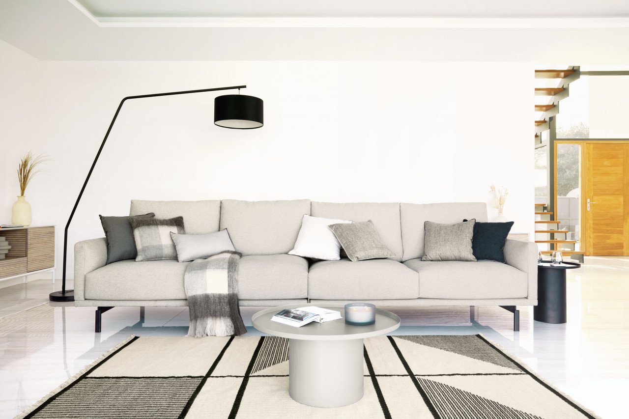 Lampadar negru din metal 222 cm Ciana Kave Home