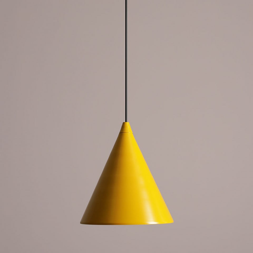 Lustra galbena din metal Form Aldex