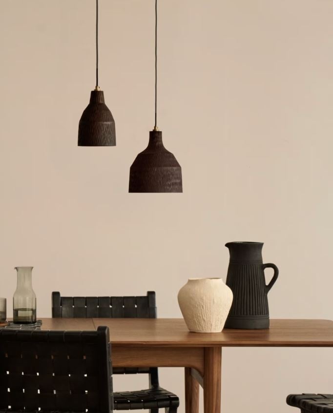 Lustra neagra din lemn Amire Small Kave Home
