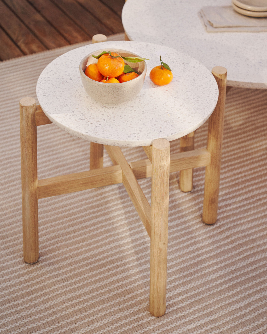 Masa de cafea exterior alba/maro din ciment 45 cm Pola Kave Home