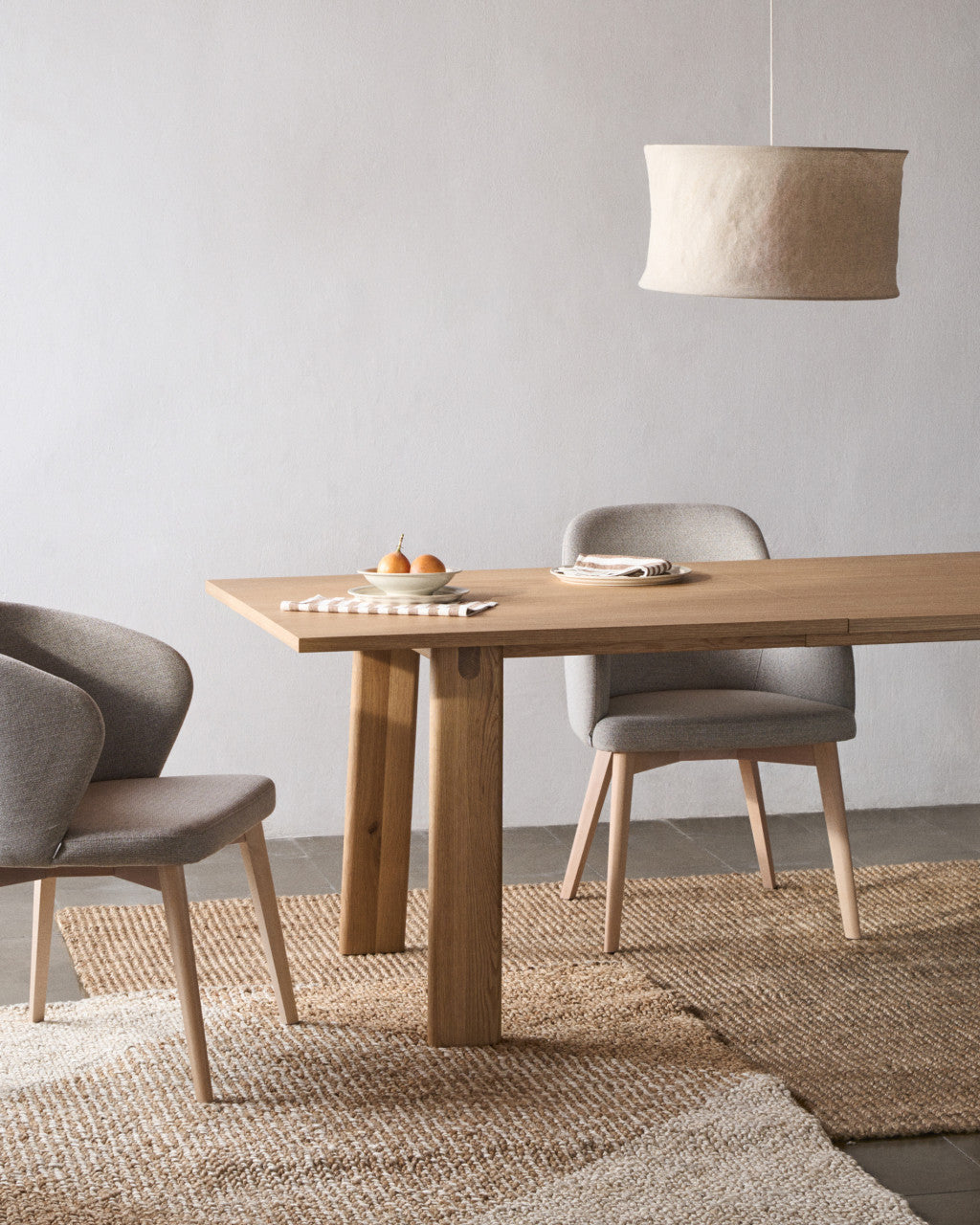 Masa dining extensibila maro inchis din lemn 95x200(250) cm Arlen Kave Home