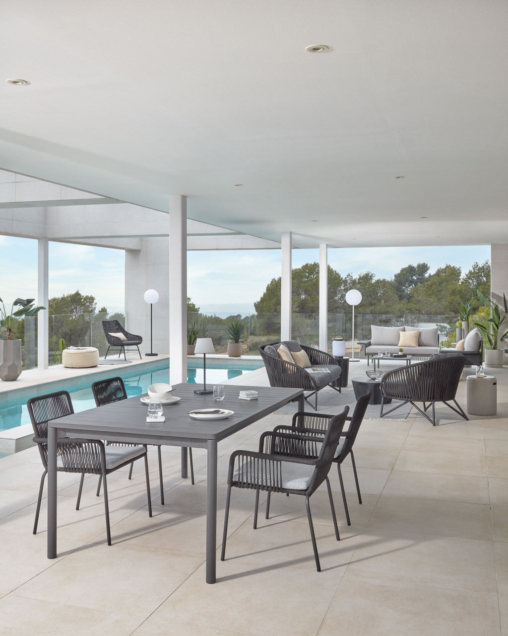 Masa dining exterior extensibila neagra din metal 90x140(200) cm Zaltana Kave Home