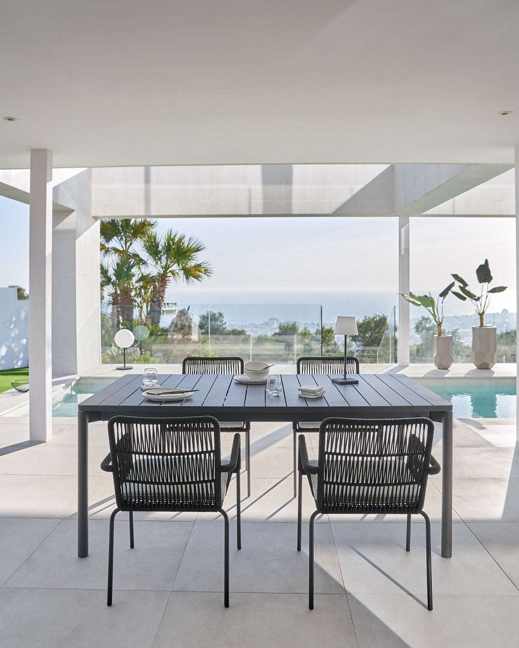 Masa dining exterior extensibila neagra din metal 90x140(200) cm Zaltana Kave Home