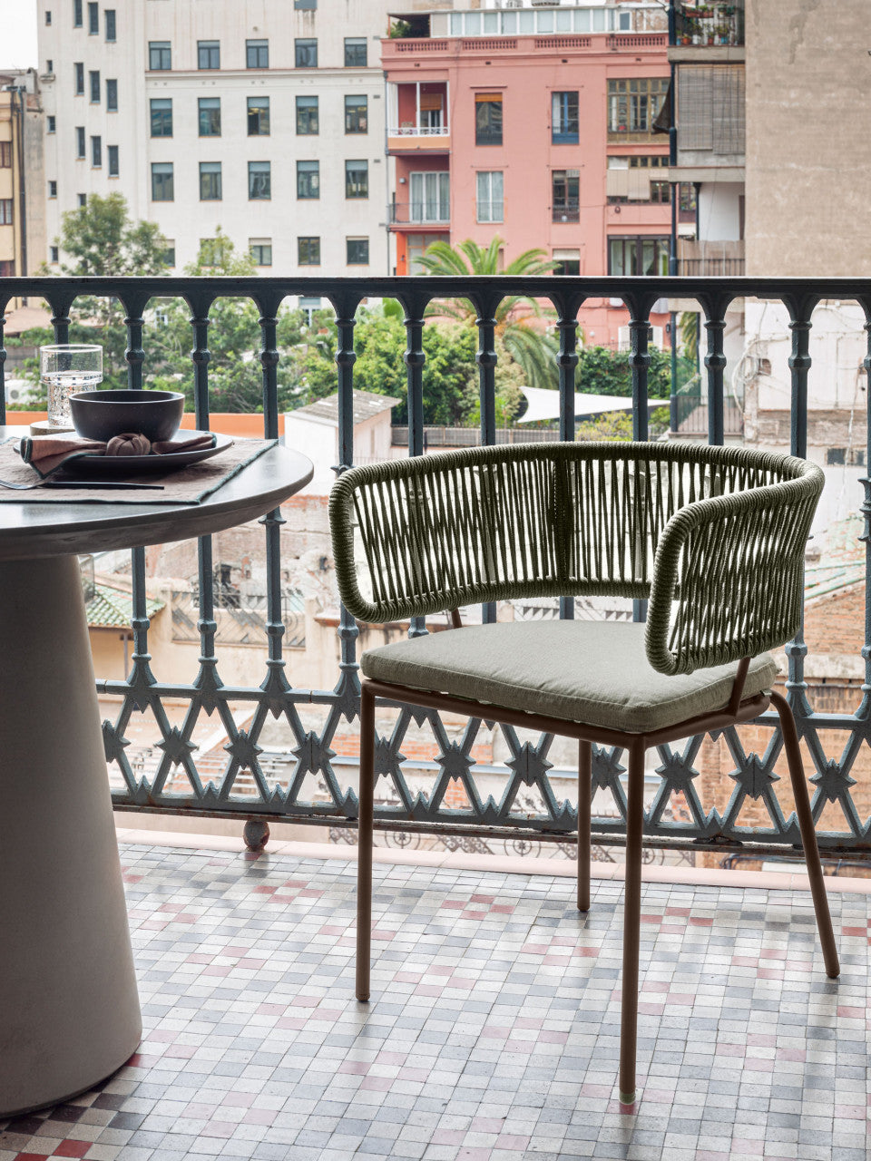 Masa dining exterior gri din ciment 90 cm Itai Kave Home