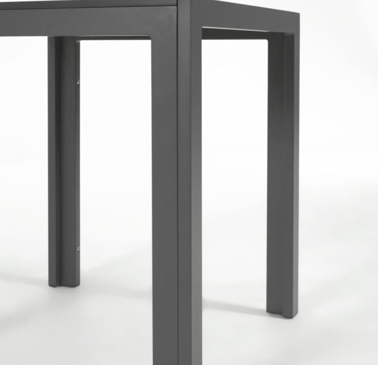 Masa dining exterior gri inchis din metal 70x70 cm Sirley Kave Home