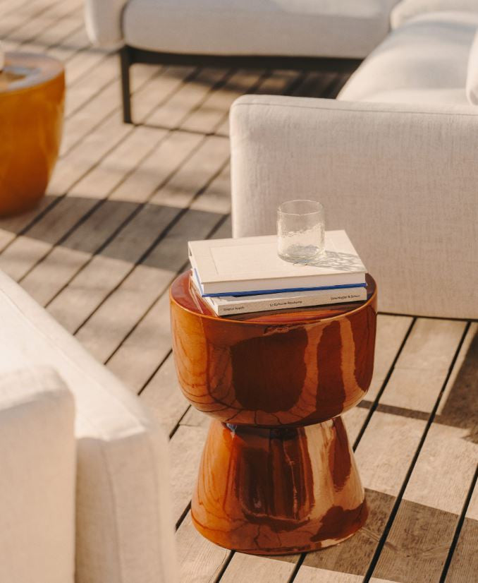 Masa laterala exterior maro teracota din ceramica 36 cm Mesquida Kave Home