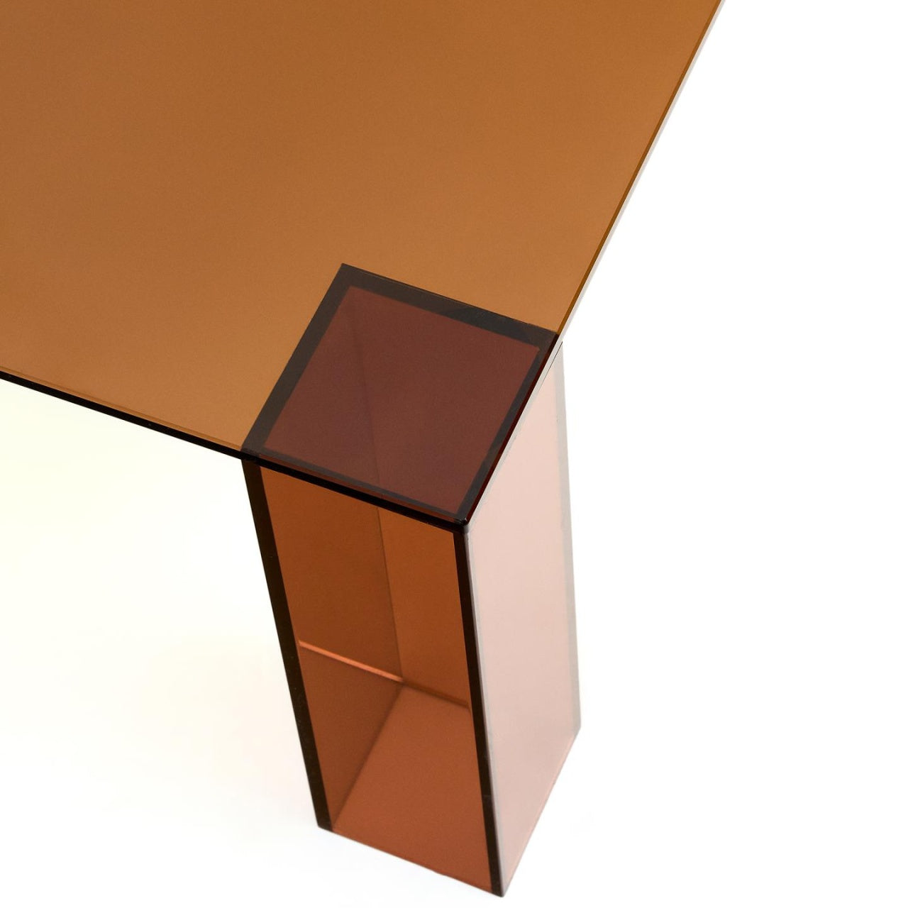 Masa laterala maro din sticla 85x85 cm Adularia Kave Home