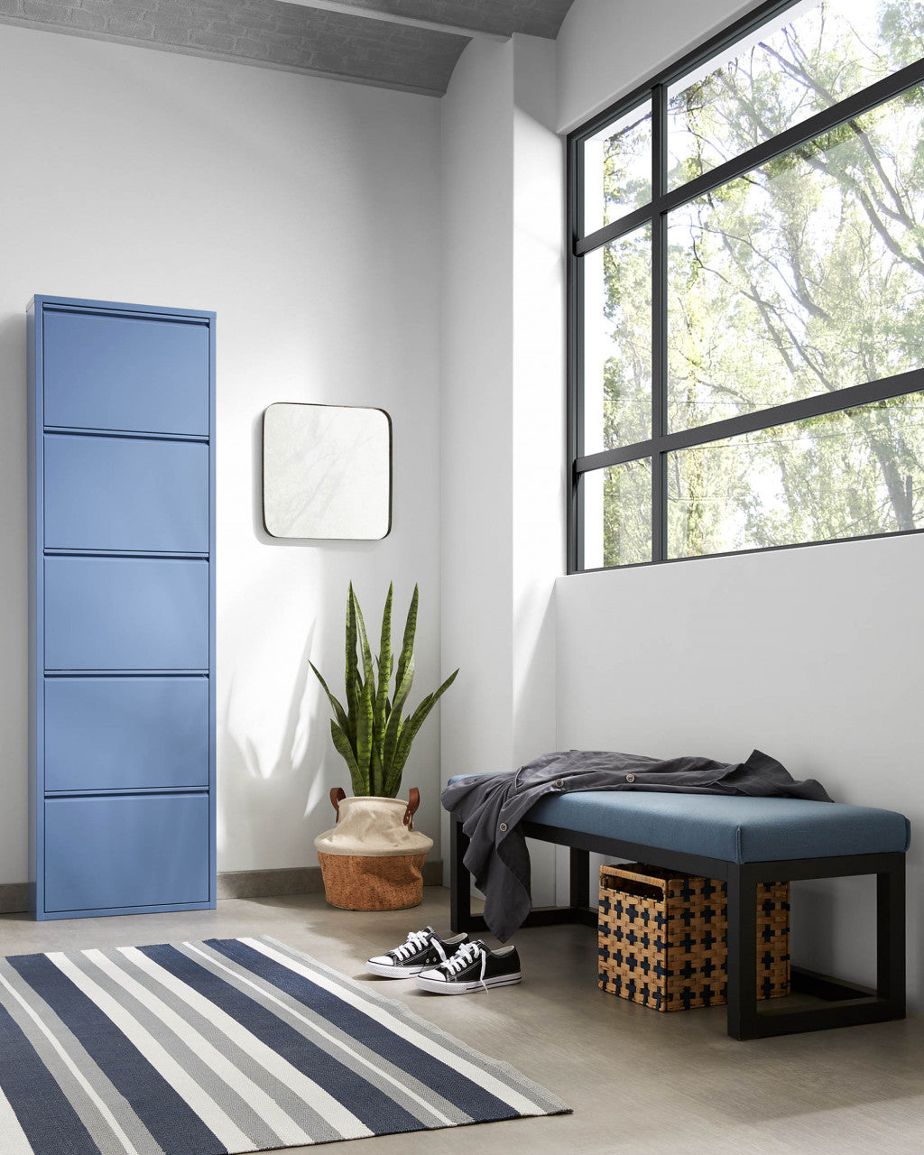 Oglinda patrata neagra din metal 40x40 cm Marco Kave Home