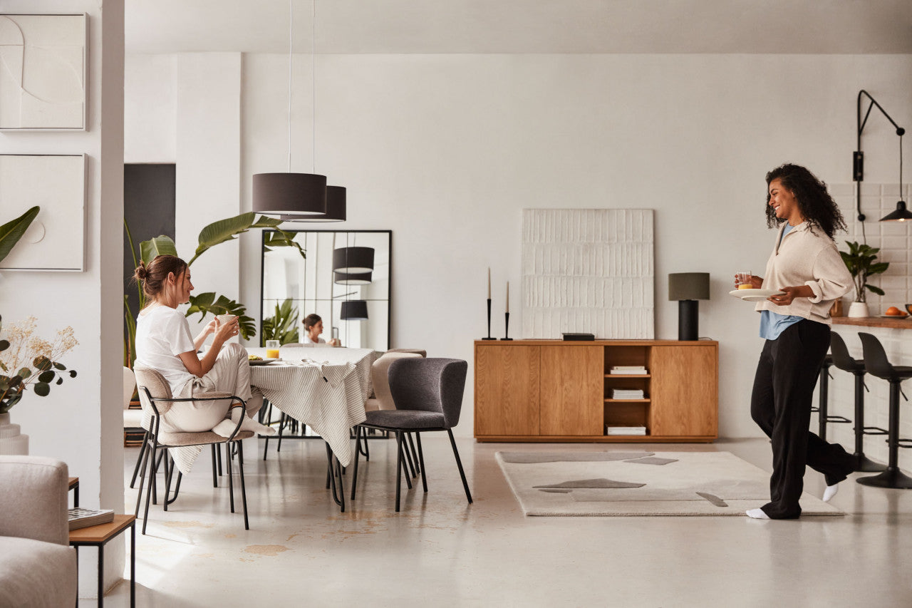 Scaun bar ajustabil negru din piele ecologica Orlando Kave Home