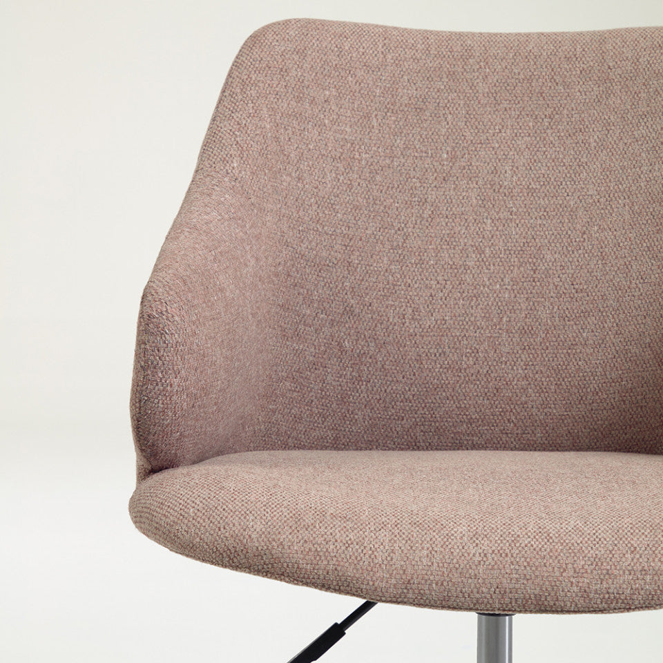 Scaun birou rotativ roz din textil Einara Kave Home