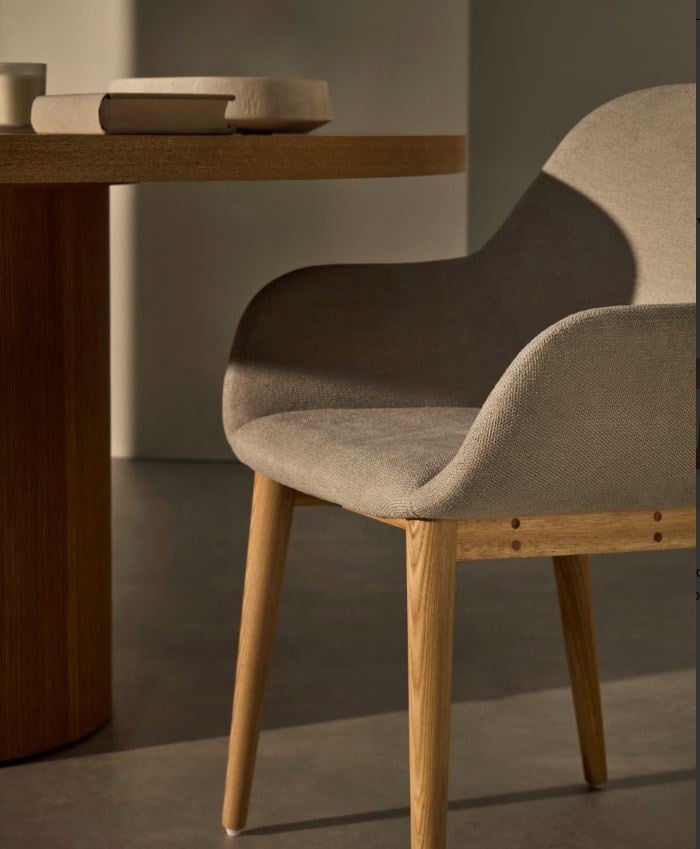 Scaun dining bej din textil Konna Kave Home