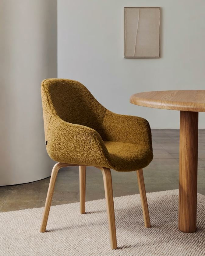 Scaun dining galben mustar din textil Aleli Shearling Kave Home