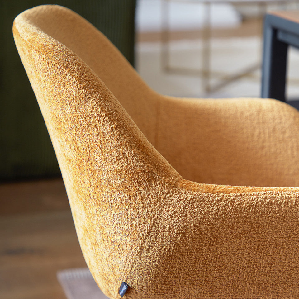 Scaun dining galben mustar din textil Konna Kave Home