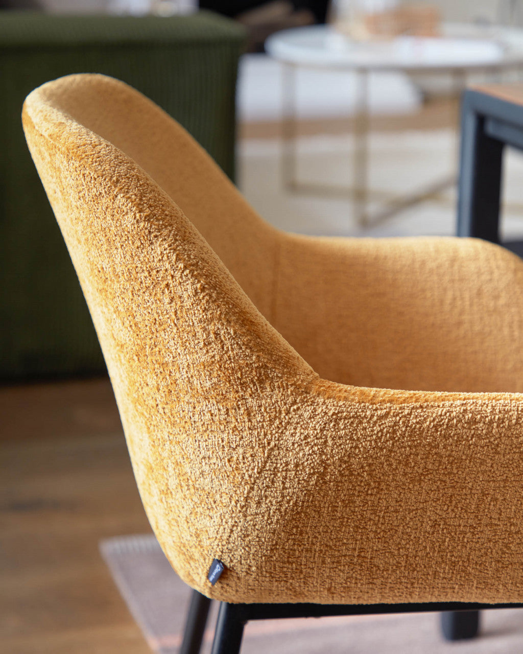 Scaun dining galben mustar din textil Konna Kave Home