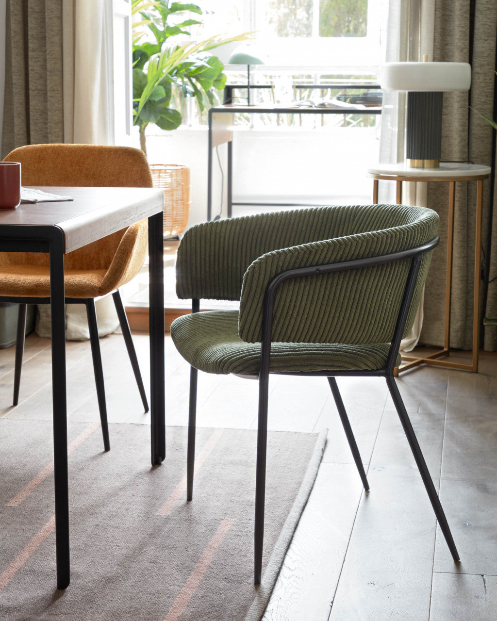 Scaun dining galben mustar din textil Konna Kave Home