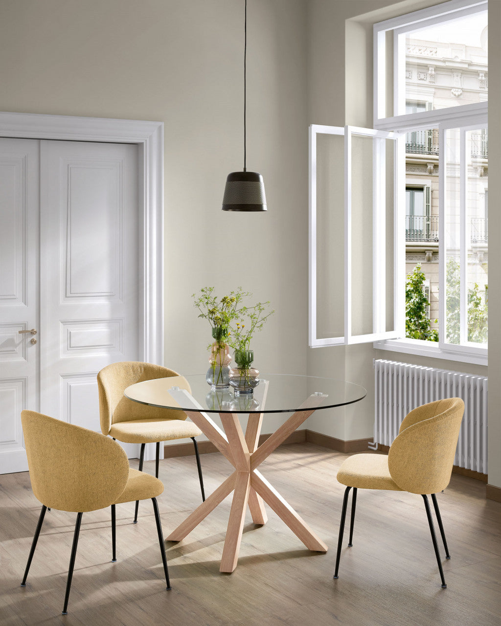 Scaun dining galben mustar din textil Minna Kave Home