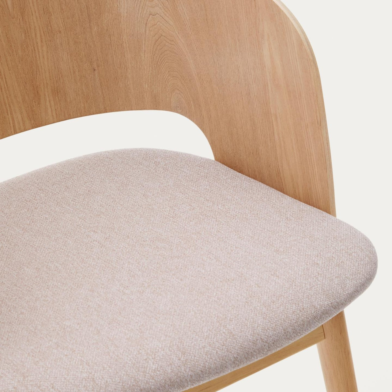 Scaun dining maro deschis/bej din lemn Senoa Kave Home