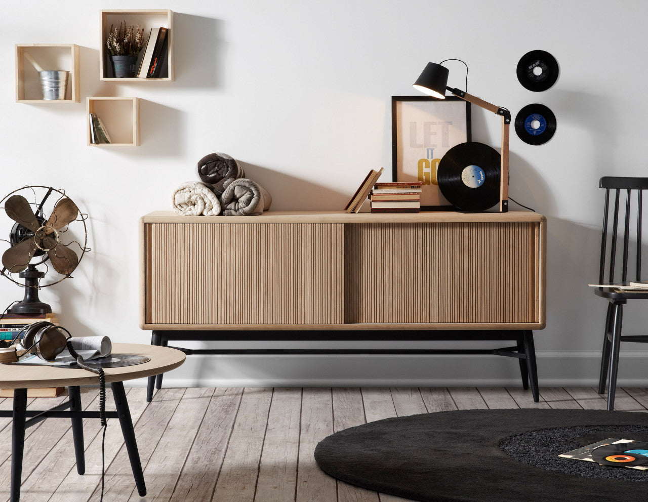 Scaun dining negru din lemn Tressia Style Kave Home