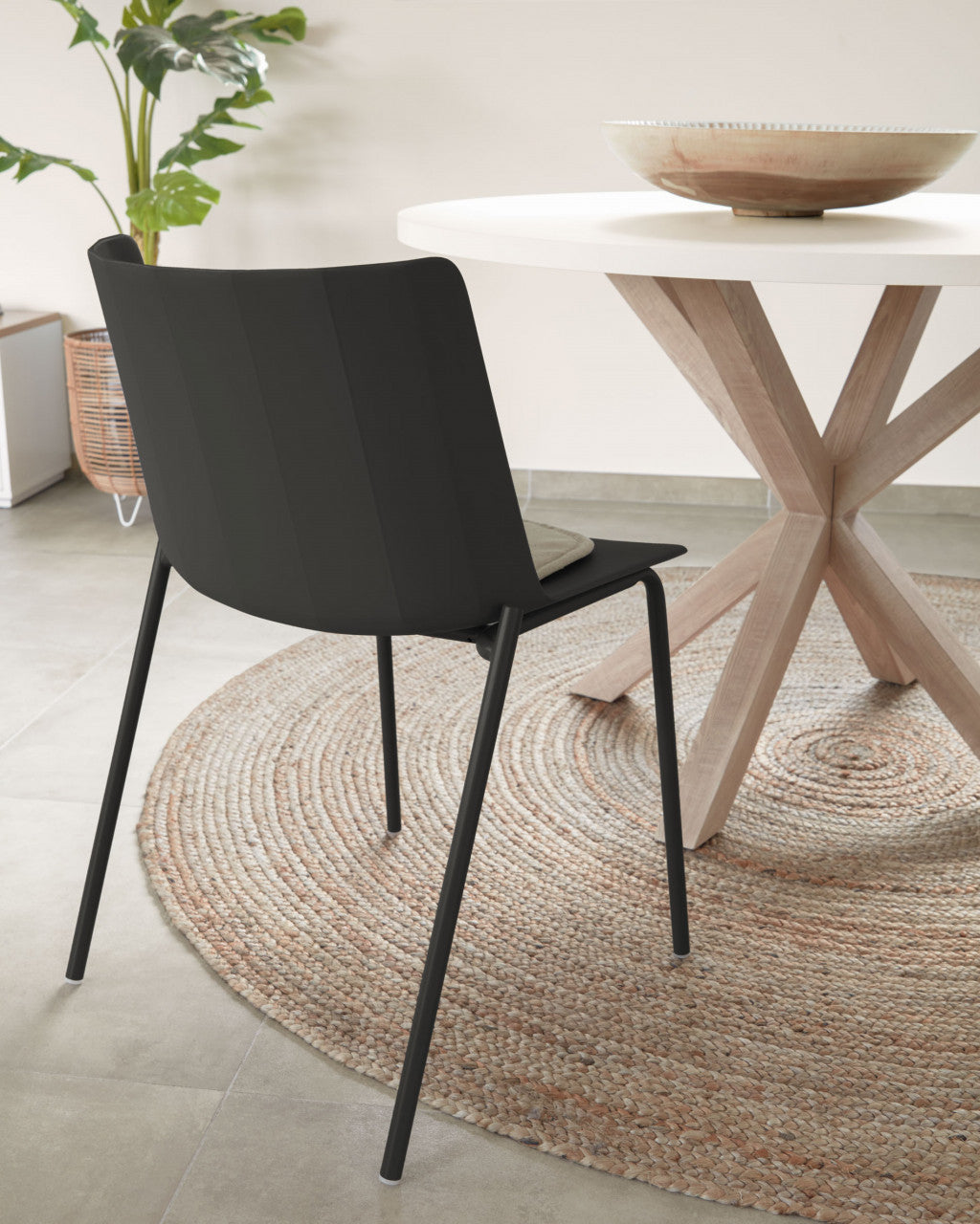 Scaun dining negru din metal Hannia Kave Home