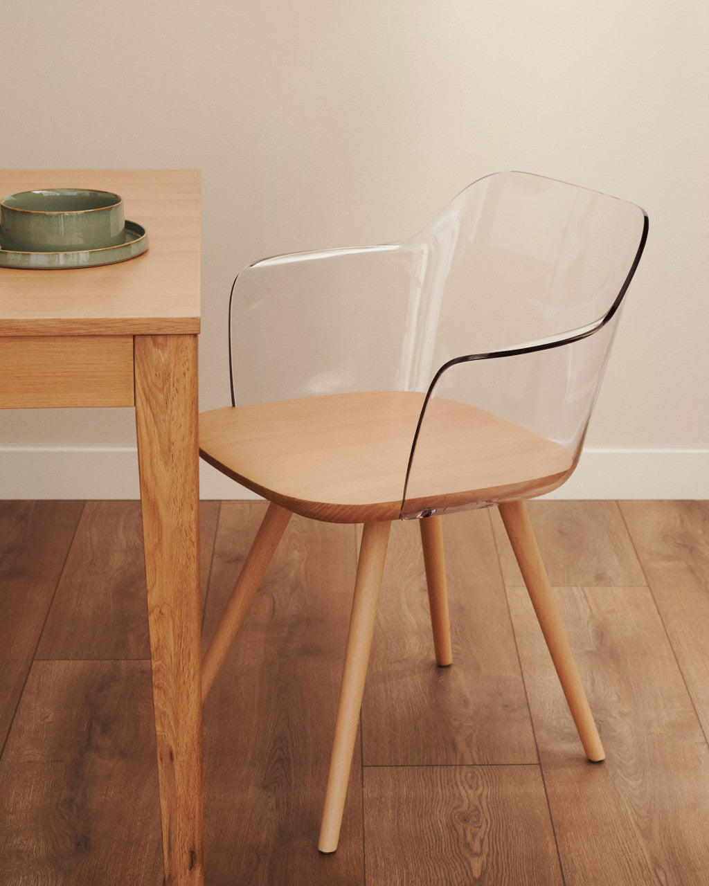 Scaun dining transparent/maro din lemn Bjorg Kave Home