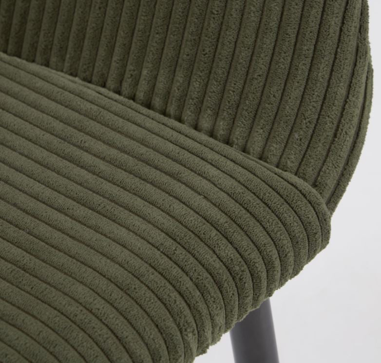 Scaun dining verde din catifea Konna Style Kave Home
