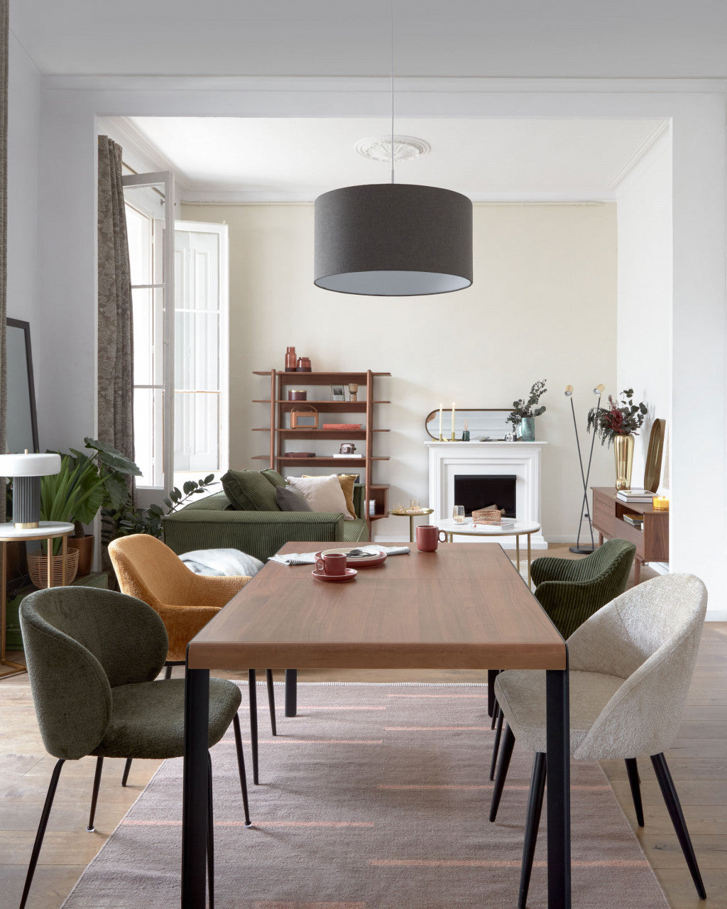 Scaun dining verde din catifea Minna Kave Home