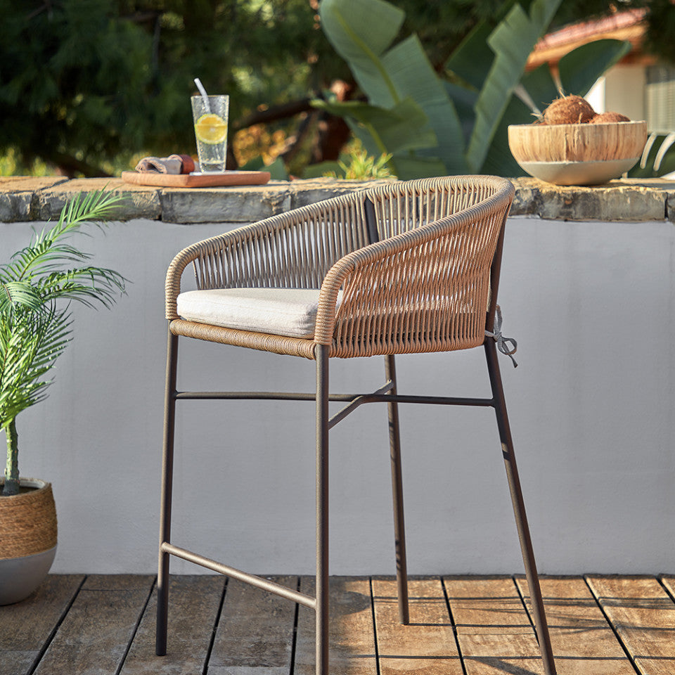 Scaun exterior bar maro/negru din metal Yanet Kave Home