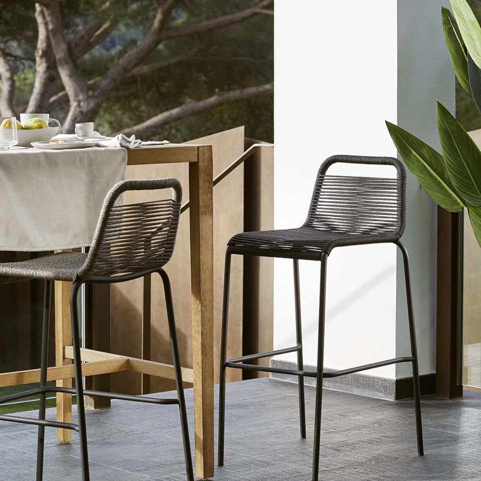 Scaun exterior bar negru din metal Lambton Small Kave Home