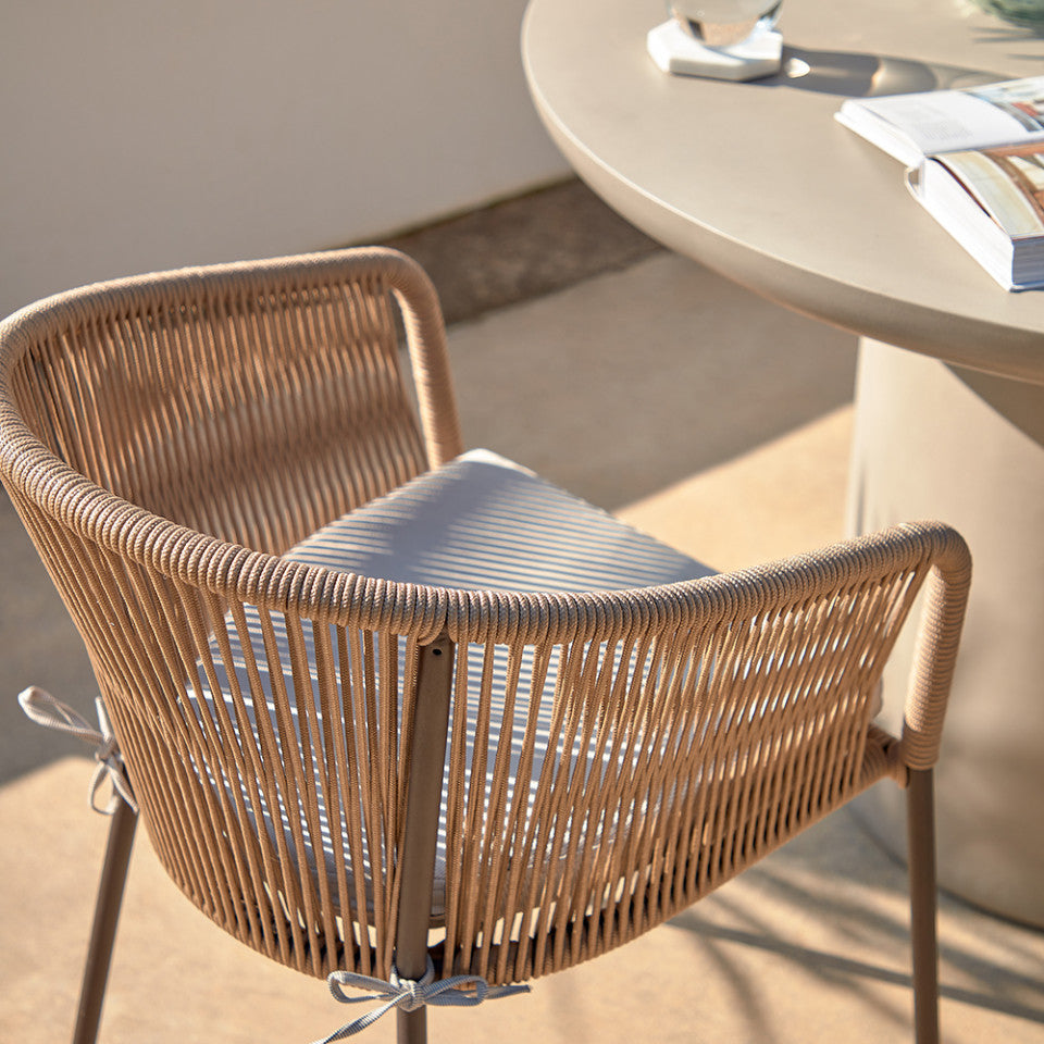 Scaun exterior dining bej din metal Yanet Kave Home