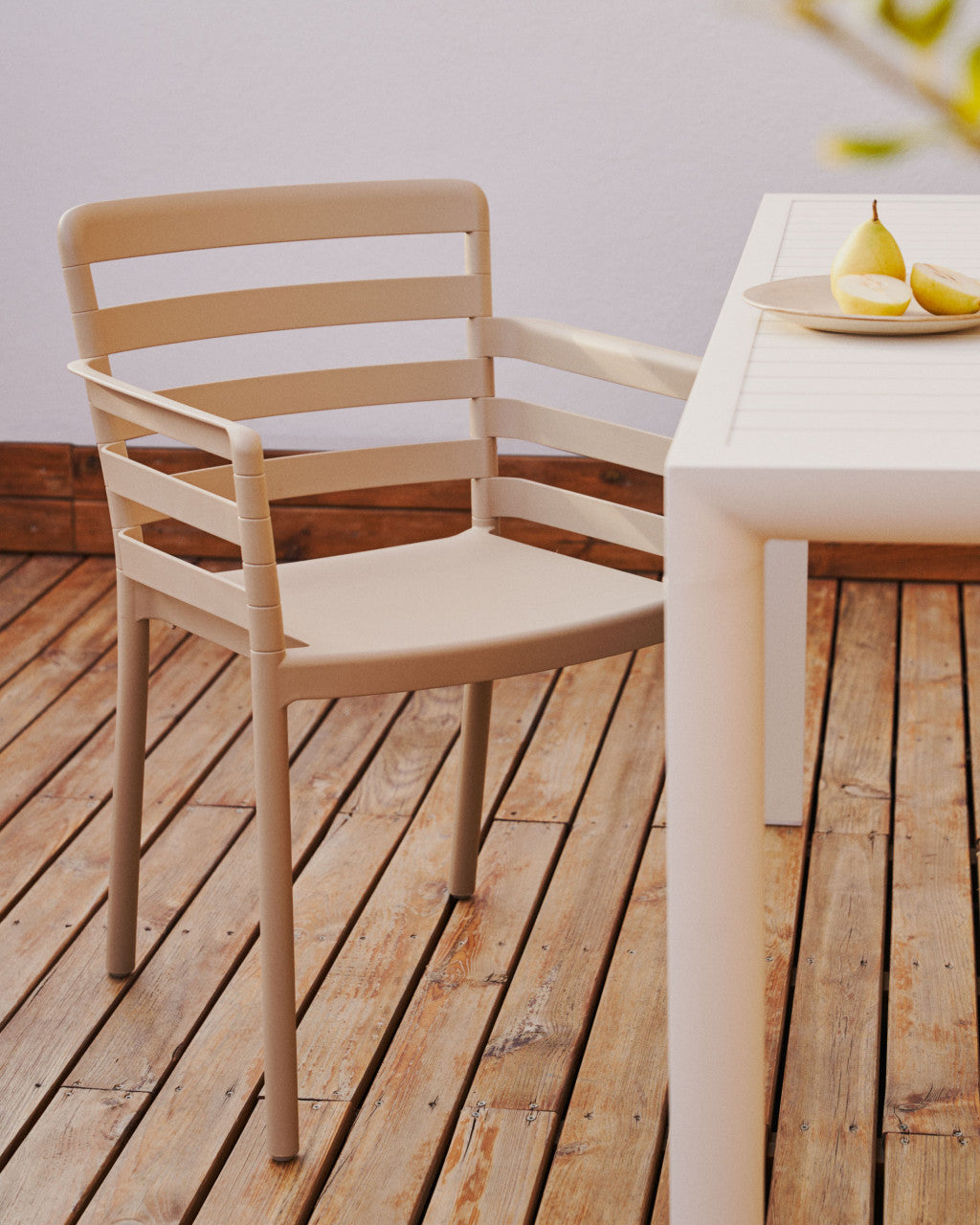 Scaun exterior dining bej din plastic Nariet Kave Home