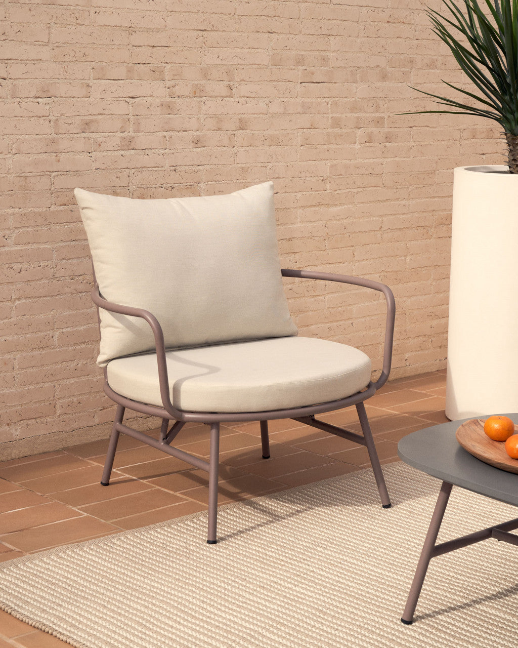 Scaun exterior maro din textil Bramant Kave Home