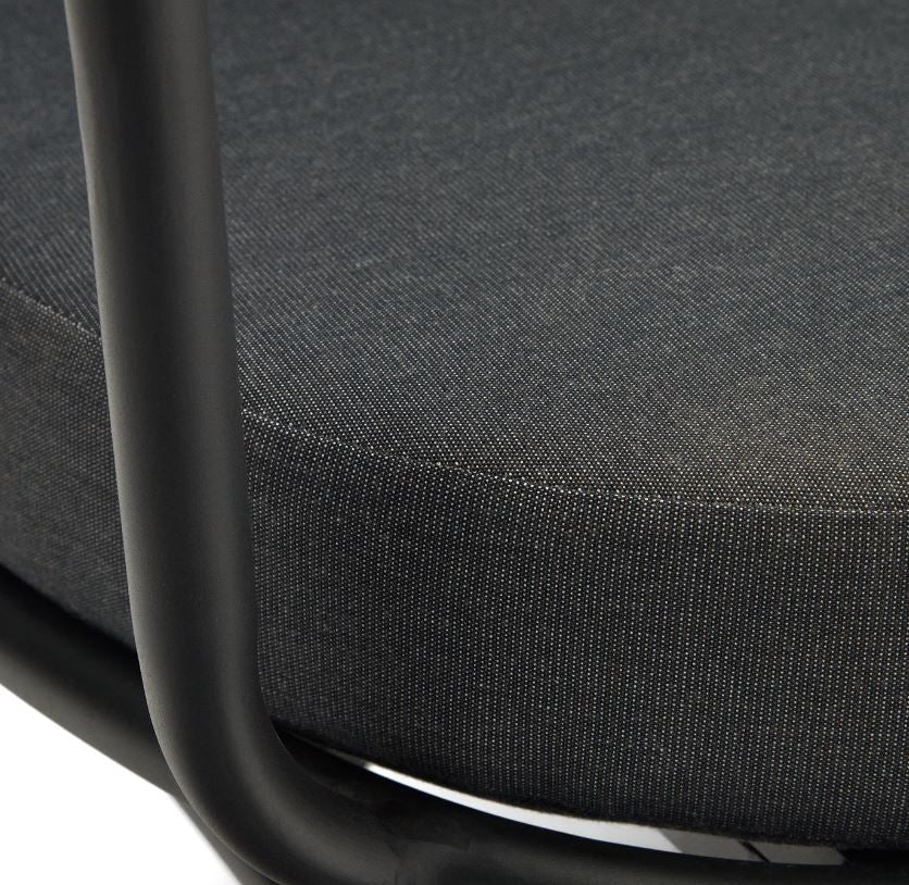 Scaun exterior negru din textil Bramant Kave Home