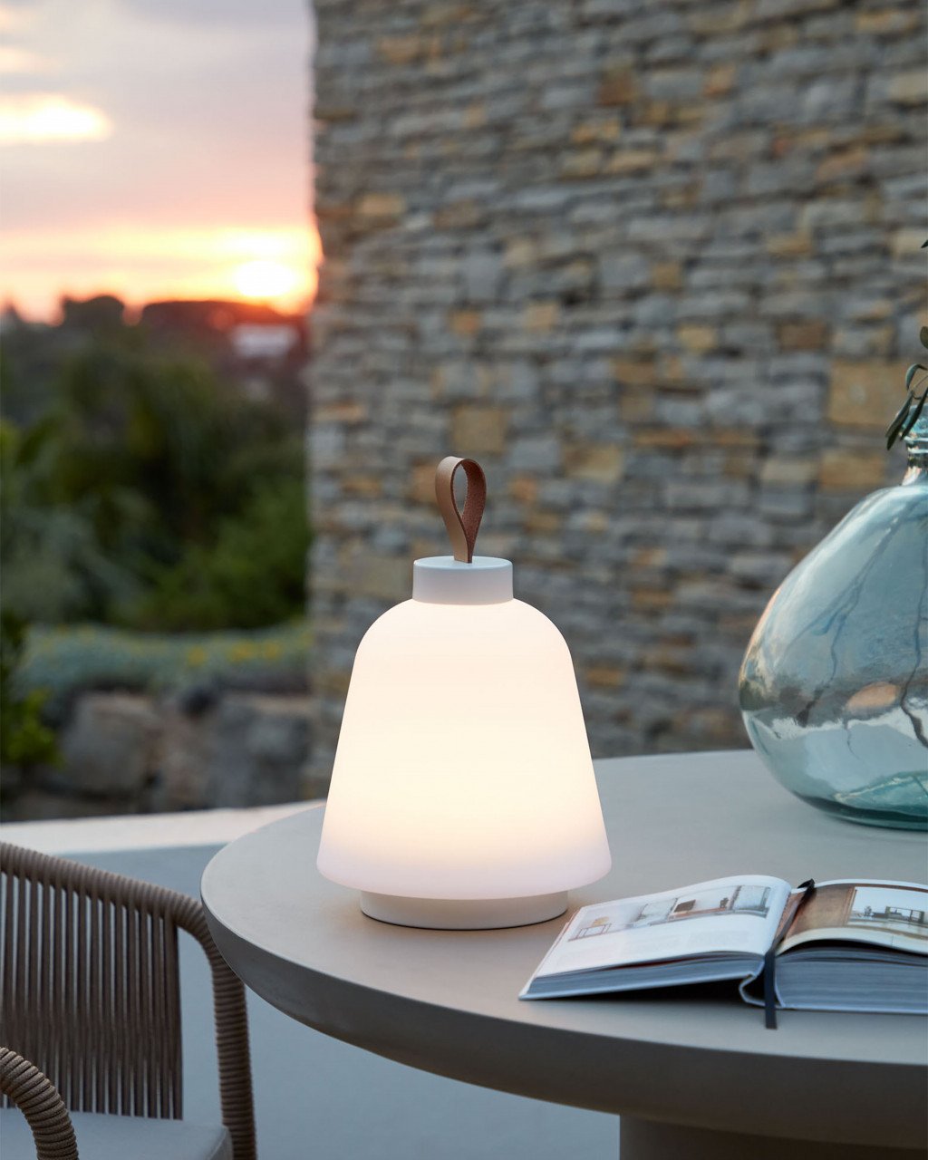 Veioza alba din metal 24 cm Uliana Kave Home