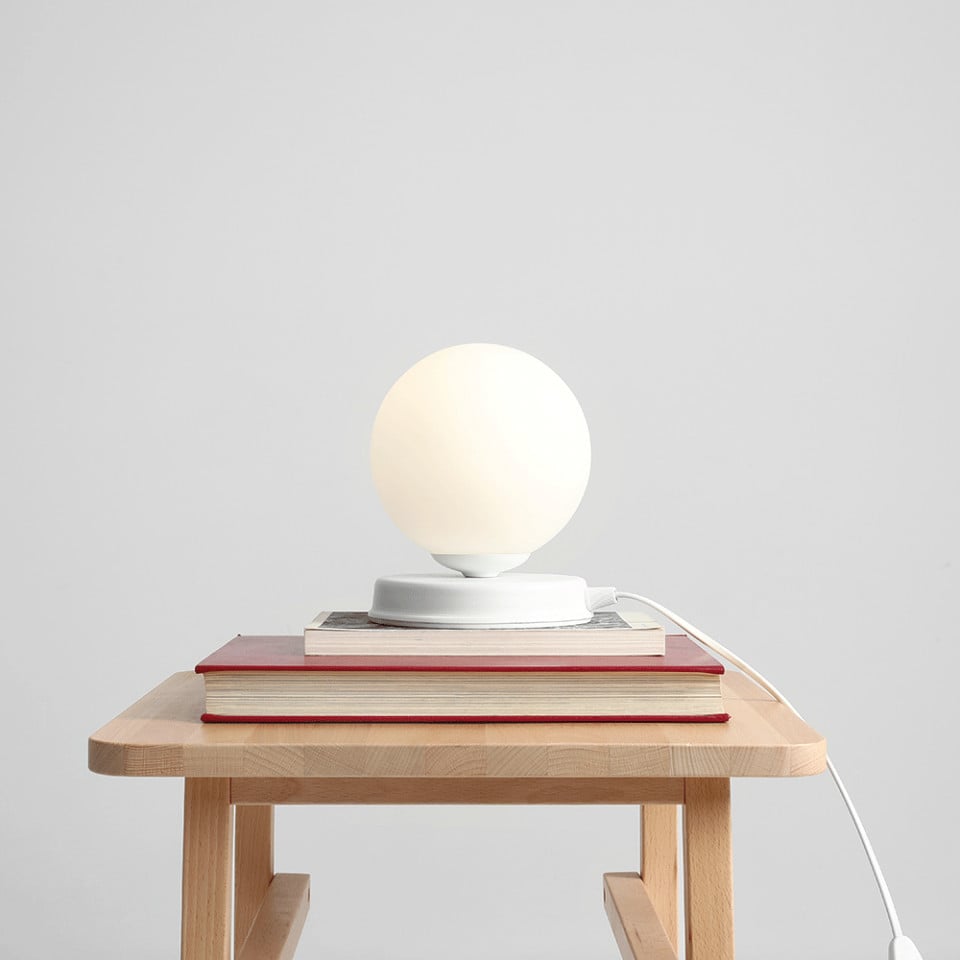Veioza alba din sticla 23 cm Ball M Aldex